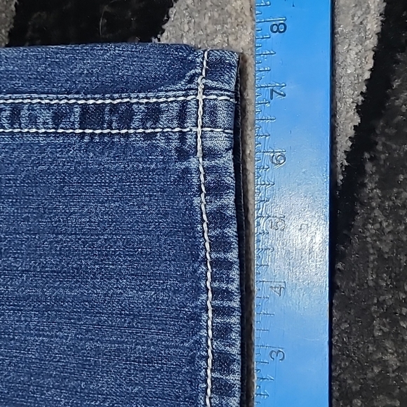 ROCK REVIVAL EMILIE EMBROIDERED BOYFRIEND CROP DENIM JEAN - Picture 10 of 16